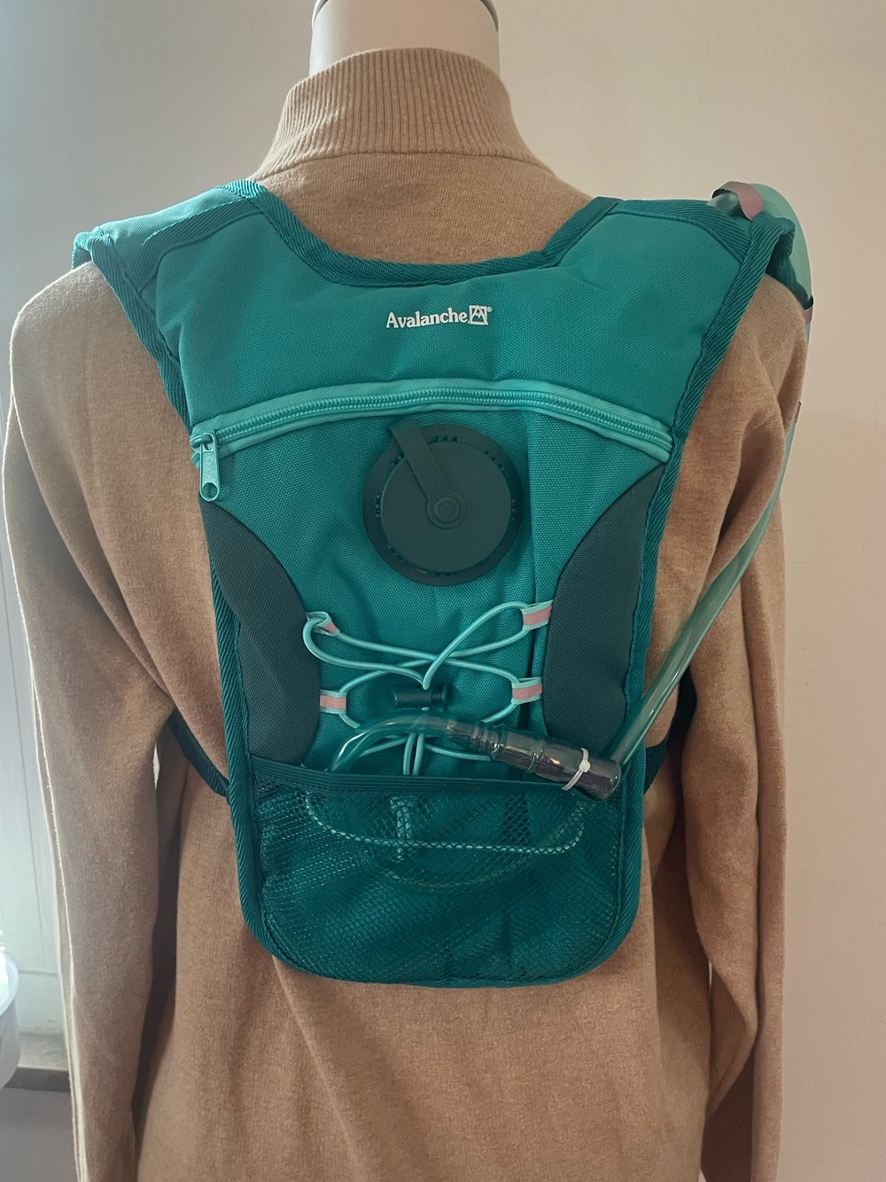 Avalanche Teal Hydration Bag NWT Outdoor 1 liter hiking
